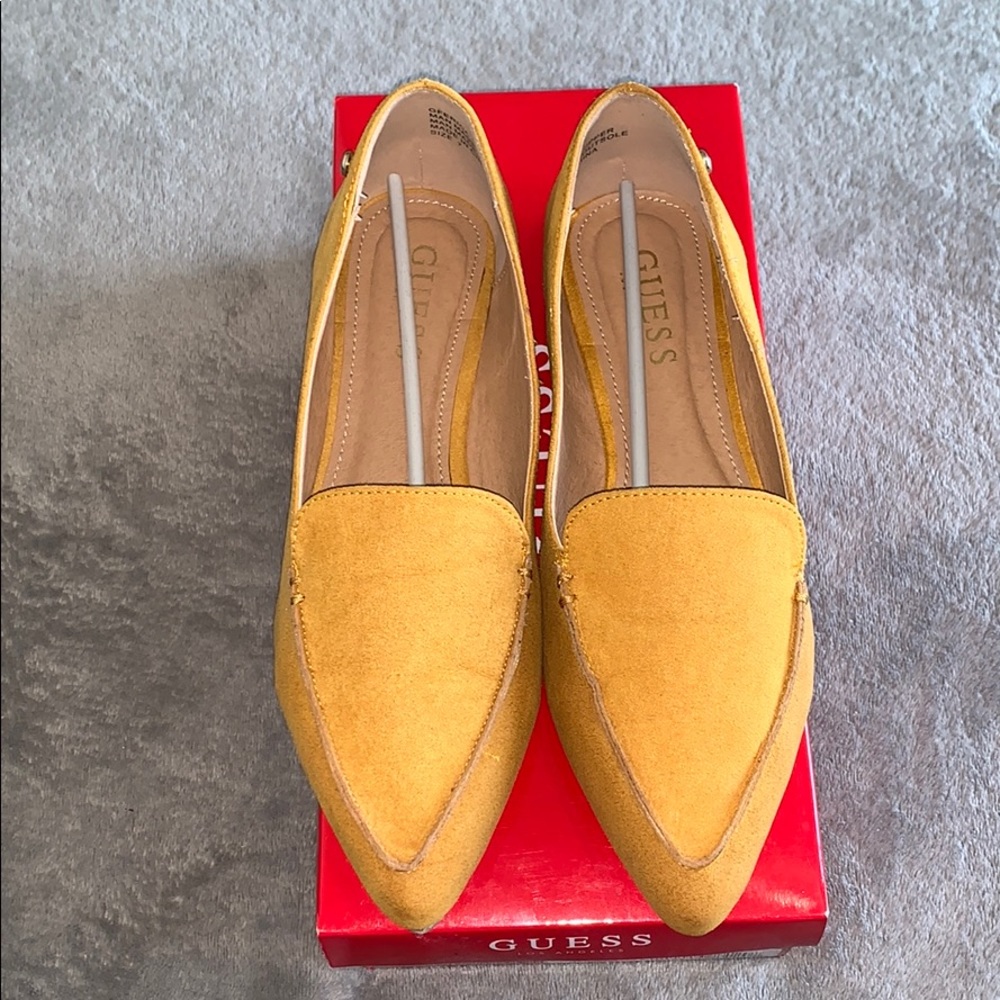 Mustard guess flats